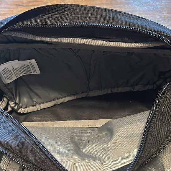 North Face Roo Waist Bag - Picture 6 of 7